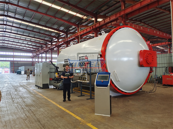 高端軍工裝備熱壓罐